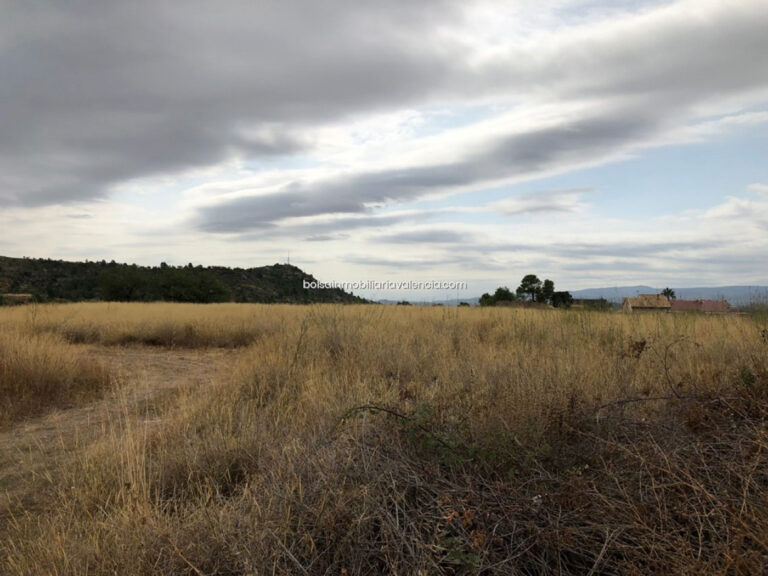 Parcela Urbanizable En Buñol De 3515 M2 En Zona Excelente, Vistas, Pareados Con Parcela