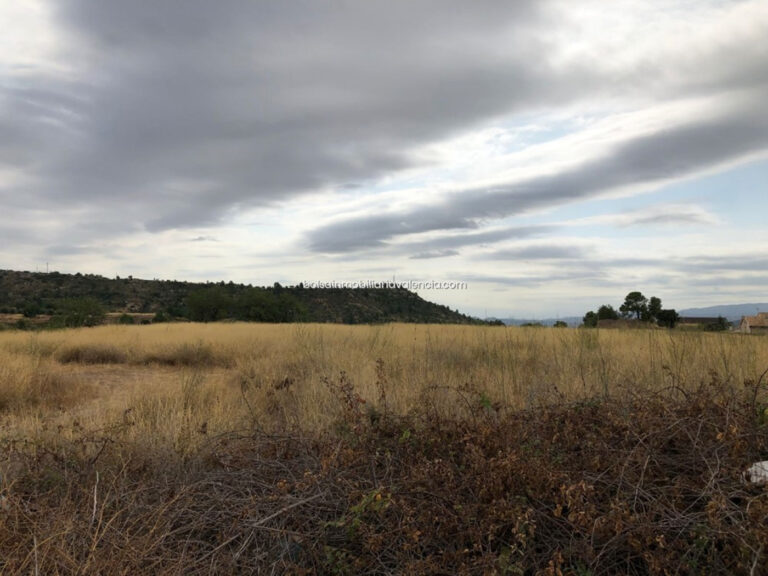 Parcela Urbanizable En Buñol De 3515 M2 En Zona Excelente, Vistas, Pareados Con Parcela