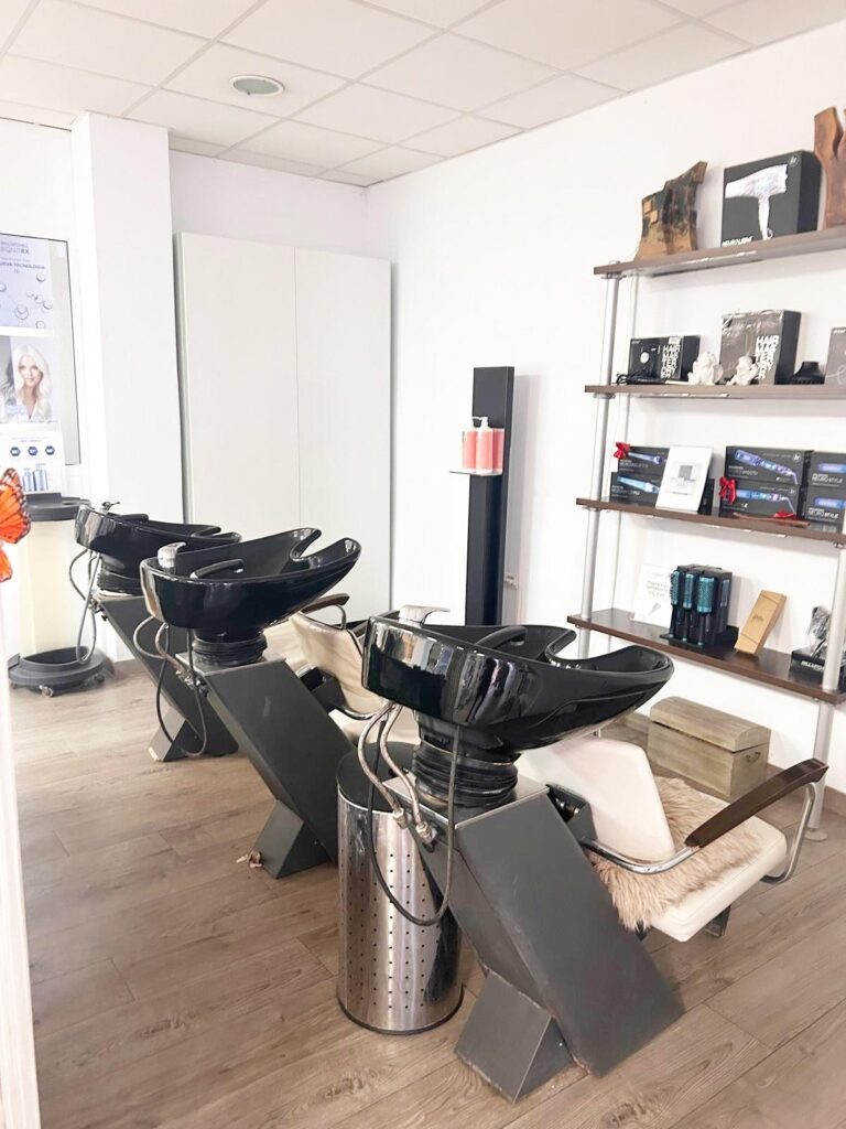 PELUQUERÍA Y ESTÉTICA EN TRASPASO EN LLÍRIA, VALENCIA