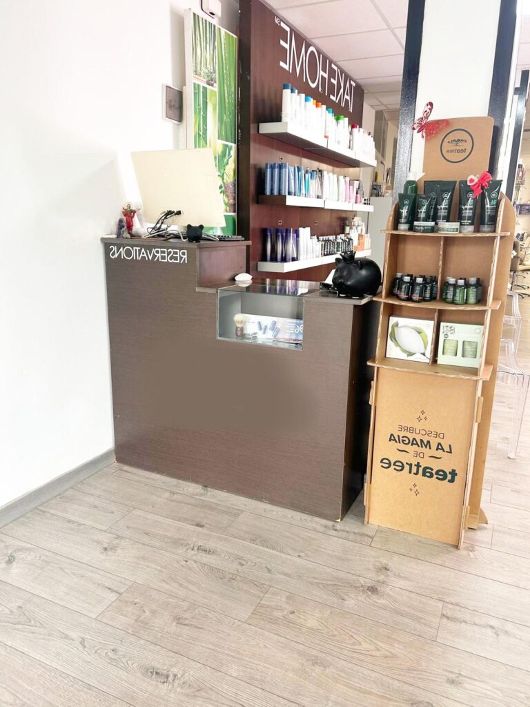 PELUQUERÍA Y ESTÉTICA EN TRASPASO EN LLÍRIA, VALENCIA