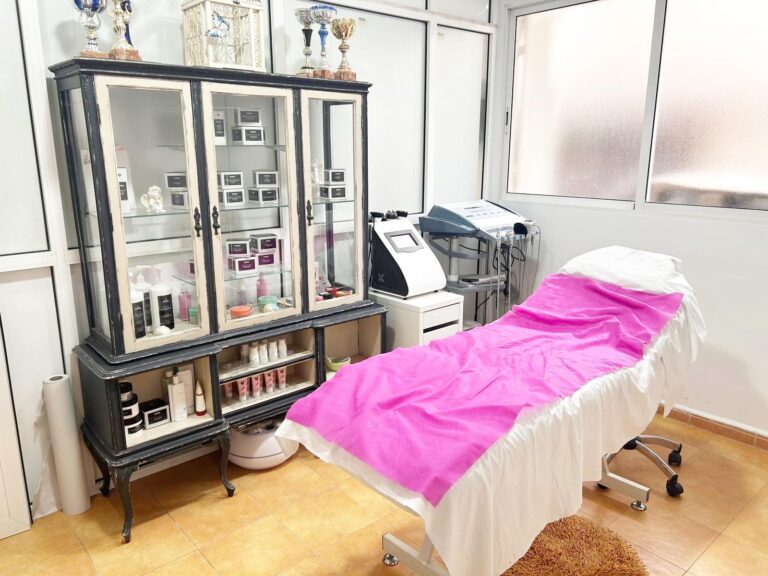 PELUQUERÍA Y ESTÉTICA EN TRASPASO EN LLÍRIA, VALENCIA